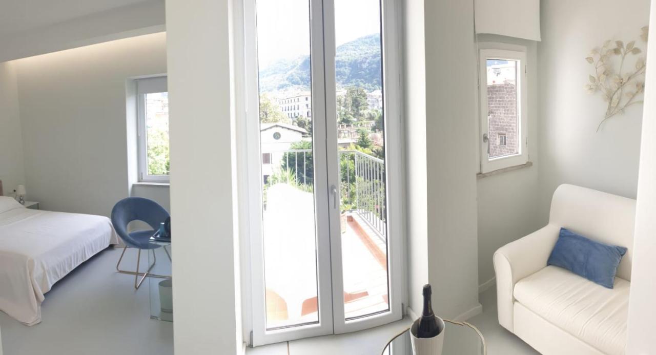 Younique Sorrento Bagian luar foto